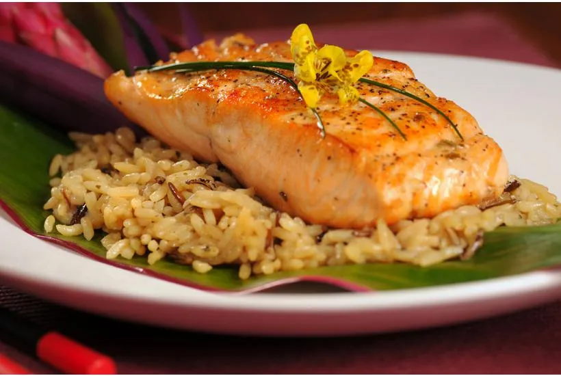 Healthy Dinner Recipe: Broiled Salmon with Lemon over Brown Rice & Fresh Veggies